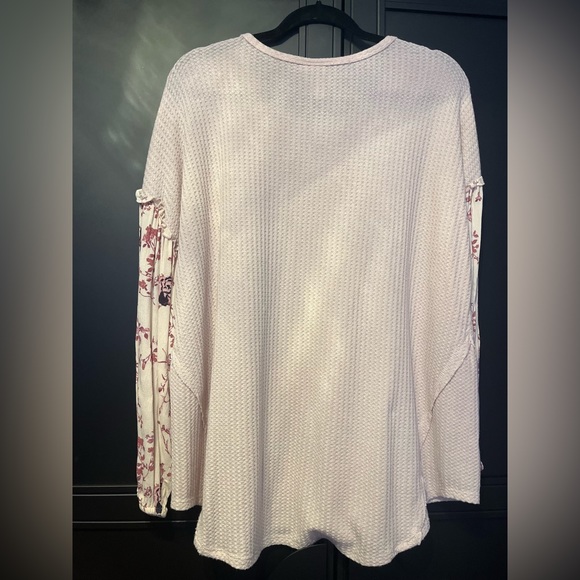 Knox Rose Floral Detail Tee, XXL - Picture 2 of 4